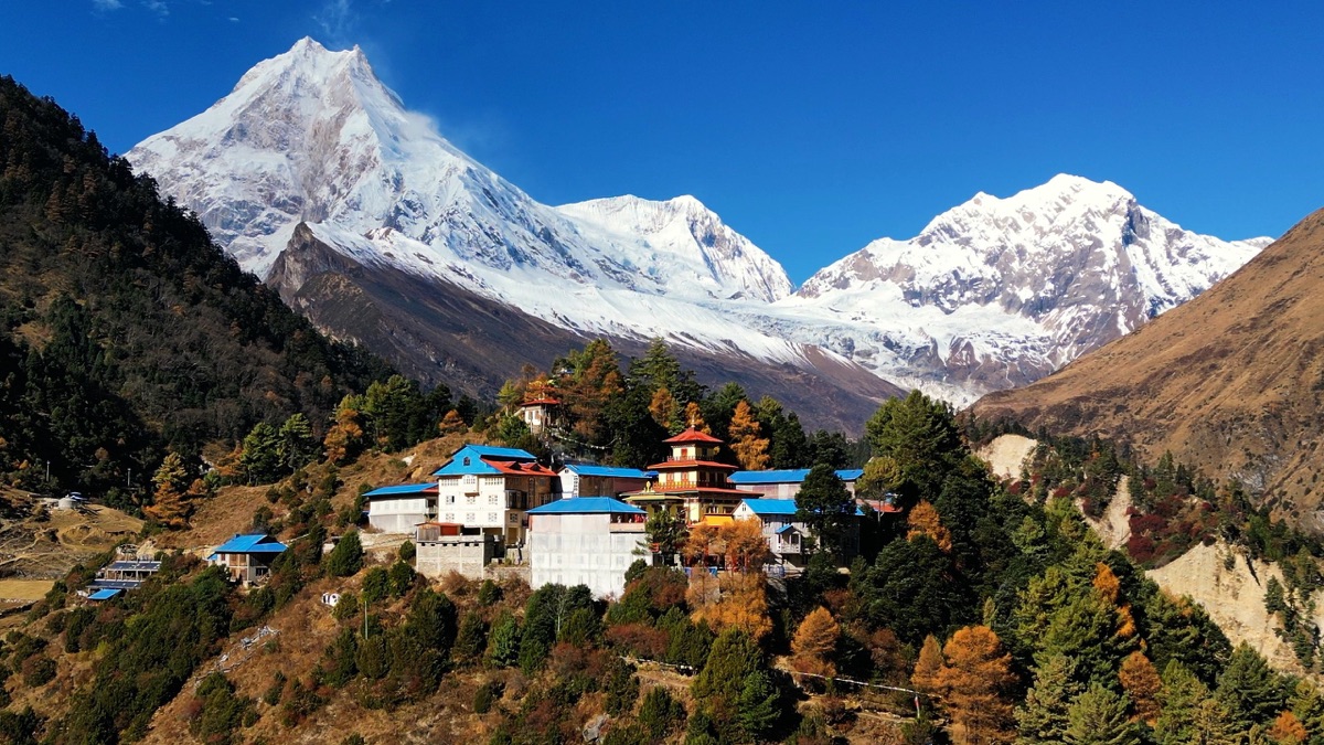 Manaslu Circuit, a group trip